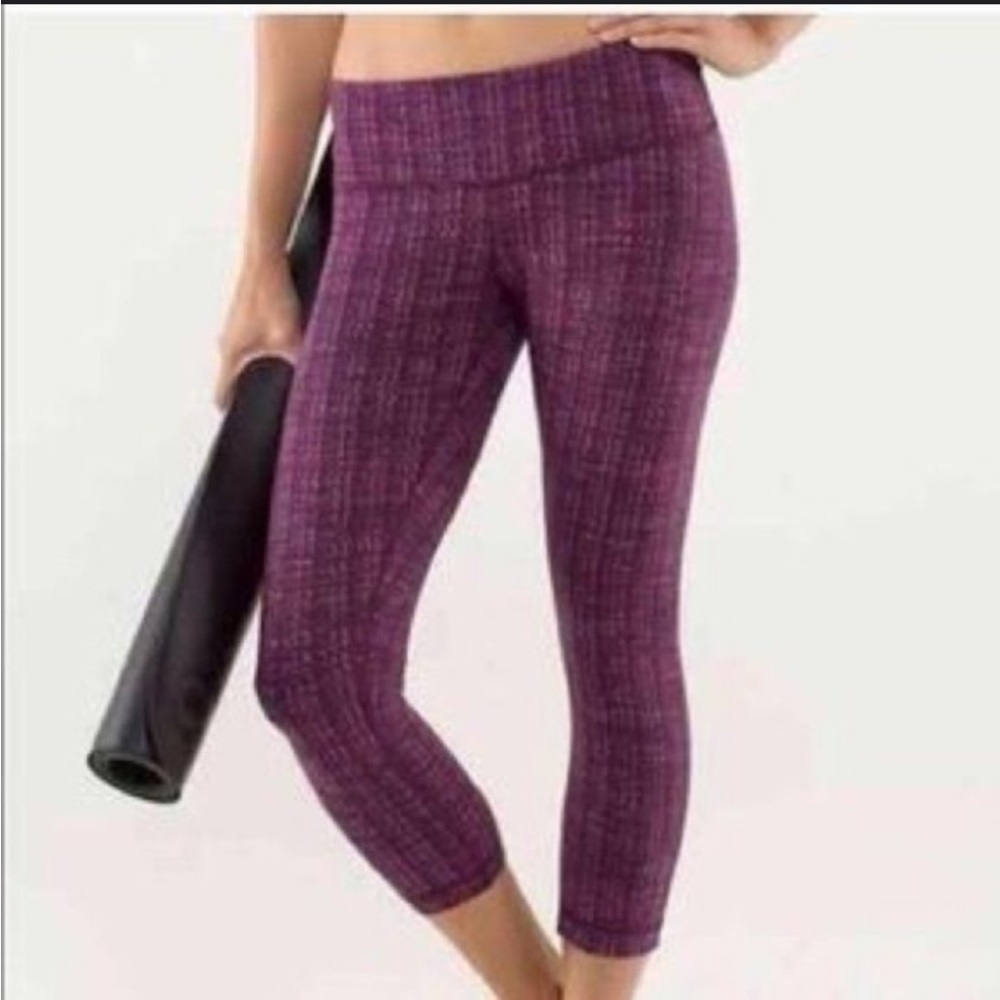 LULULEMON Wunder Under Leggings
Textured Ziggy Wee August Glo Raspberry Size 6-8